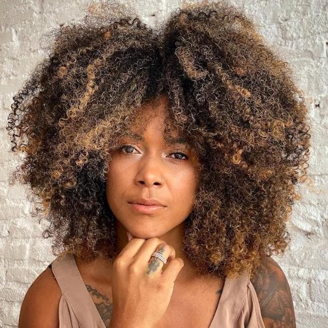Mid-Back Ash Blonde With Dark Roots Mid-Back Ash Blonde With Dark Roots — Curly Hair Dye Styles