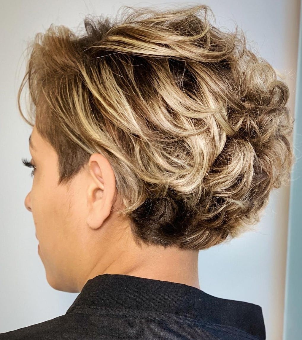 Short Layered Bob With Ash Blonde Highlights Short Layered Bob With Ash Blonde Highlights — Cute Chic Hairstyles