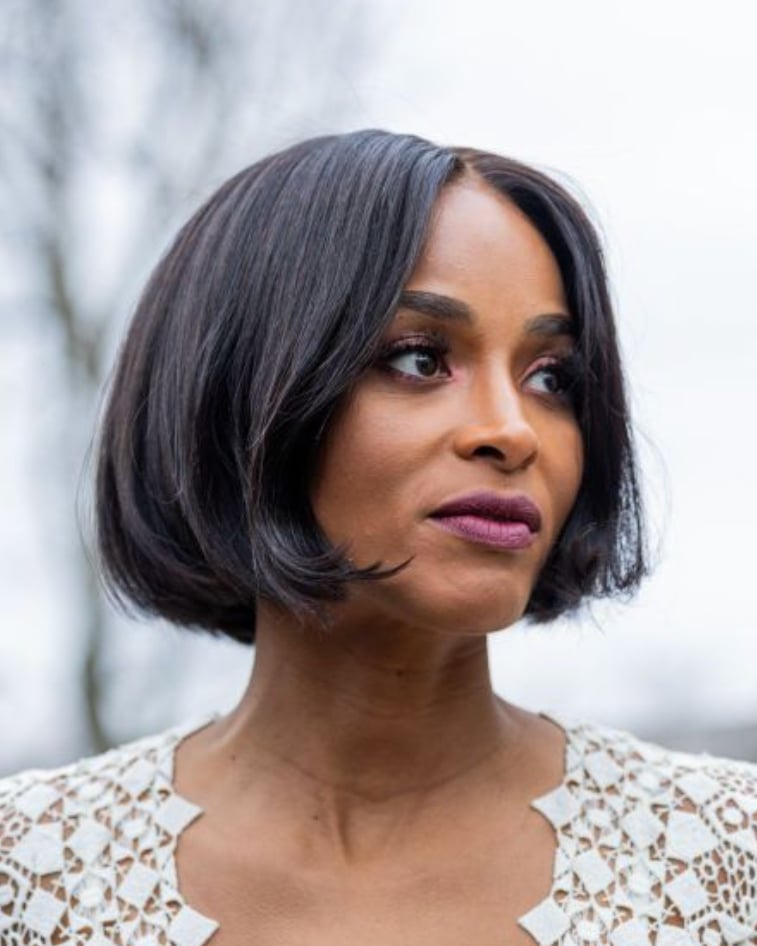 Dark Brown Bob With Side-Swept Bangs Dark Brown Bob With Side-Swept Bangs — Cute Chic Hairstyles