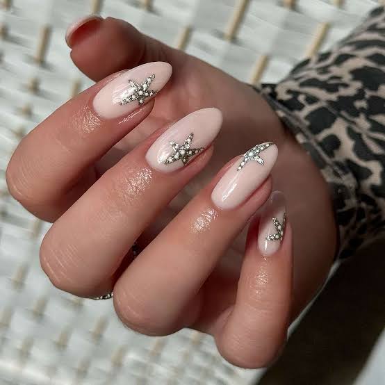 Medium Almond Rhinestone Starburst Nails Medium Almond Rhinestone Starburst Nails — Cute Classy Almond Nails