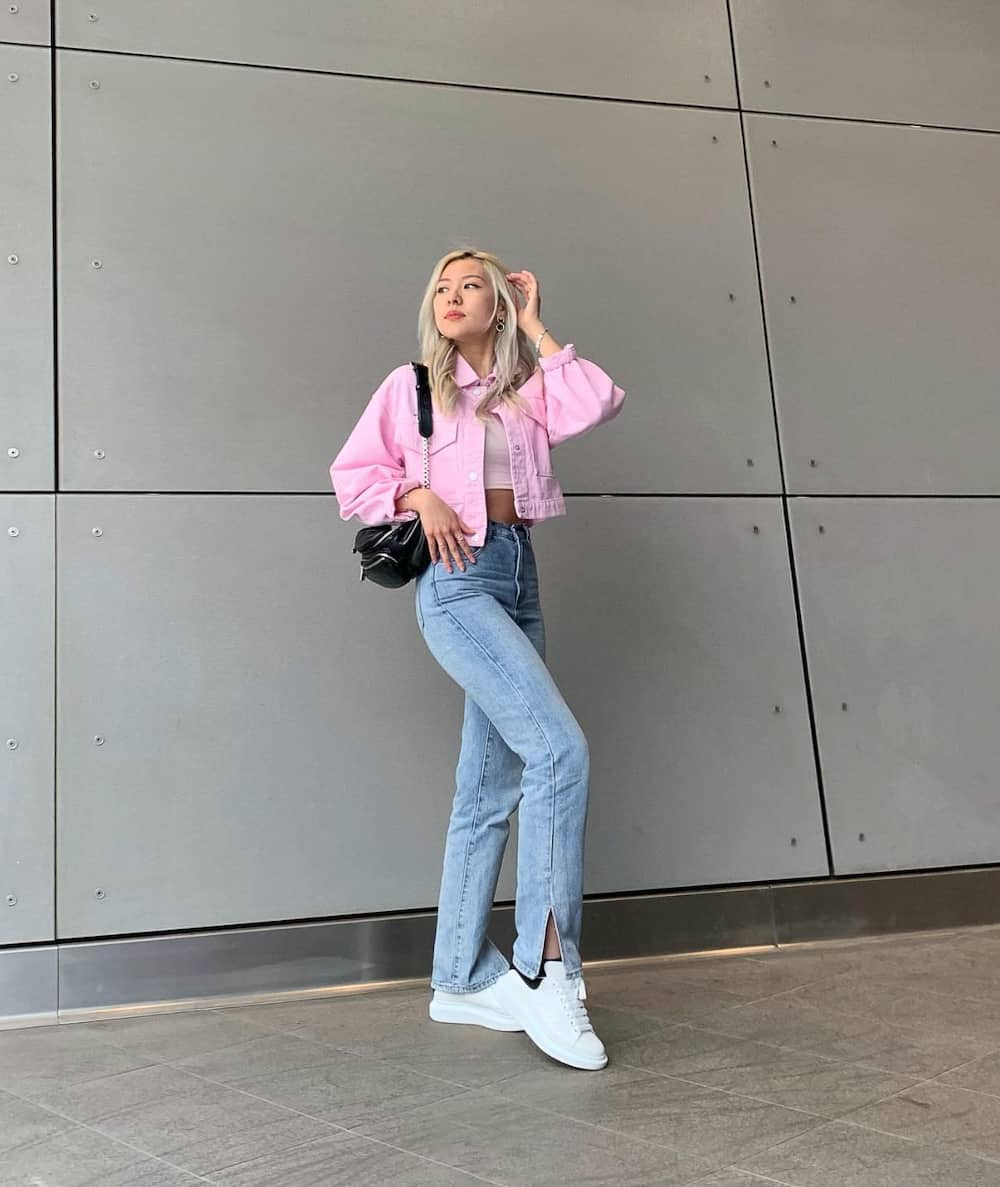 Pink Denim Jacket With Split Hem Jeans Pink Denim Jacket With Split Hem Jeans — Cute Concert Outfit Inspo