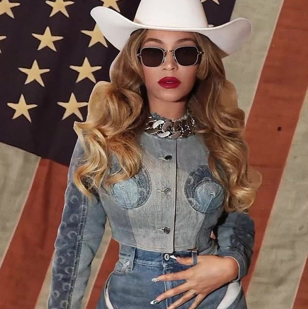 Denim Jacket With White Cowboy Hat Denim Jacket With White Cowboy Hat — Cute Concert Outfit Inspo