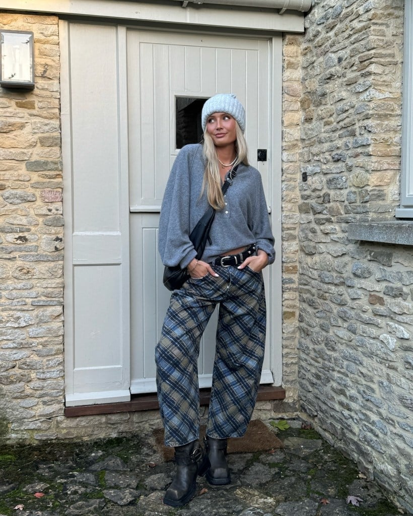 Oversized Sweater With Plaid Trousers Oversized Sweater With Plaid Trousers — Cute Concert Outfit Inspo