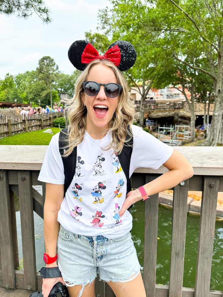 Mickey and Minnie Graphic Tee with Denim Shorts and Ears Mickey and Minnie Graphic Tee with Denim Shorts and Ears — Cute Disney Outfit Inspo