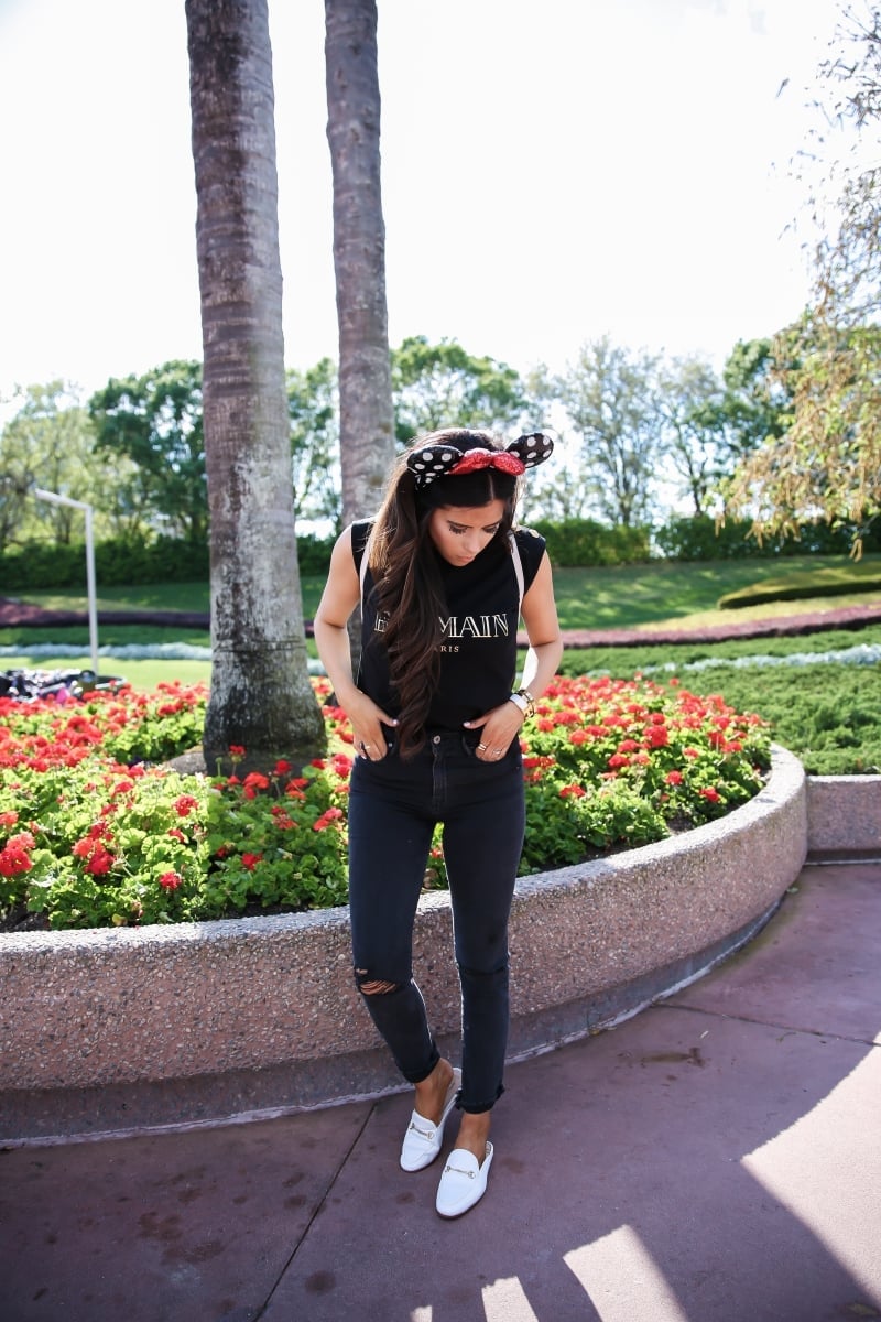 Striped Cardigan Over Sleeveless Top with Ripped Jeans Striped Cardigan Over Sleeveless Top with Ripped Jeans — Cute Disney Outfit Inspo