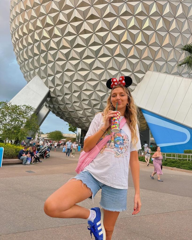 Graphic T-Shirt with Denim Shorts and Minnie, Office-Safe Version Graphic T-Shirt with Denim Shorts and Minnie, Office-Safe Version — Cute Disney Outfit Inspo
