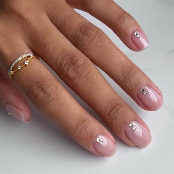 Short Oval Sheer Pink With Rhinestone Accents — Cute Elegant Nails