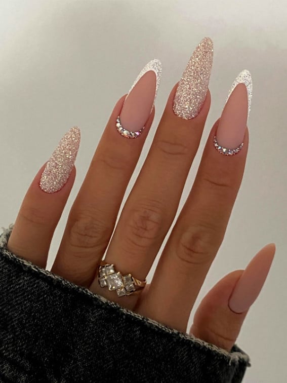 Short Oval Sheer Pink With Gold Tip Line, Glossy — Cute Elegant Nails