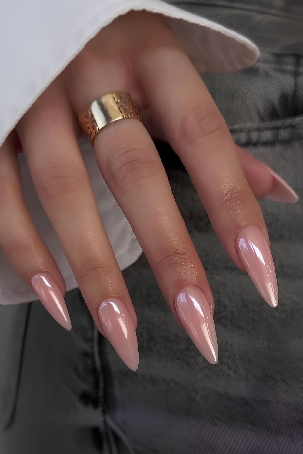 Long Stiletto Pale Pink Pearlescent Chrome — Cute Elegant Nails