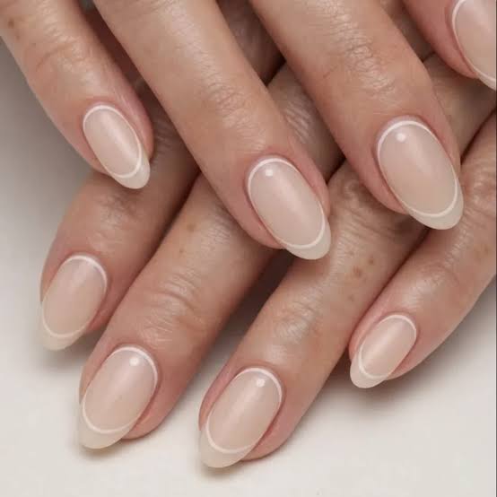 Medium Almond Creamy Off-White With Blue Bows — Cute Elegant Nails
