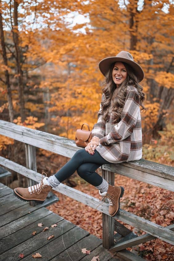 Plaid Tunic Shirt With Gray Leggings Plaid Tunic Shirt With Gray Leggings — Cute Hiking Outfit Inspo