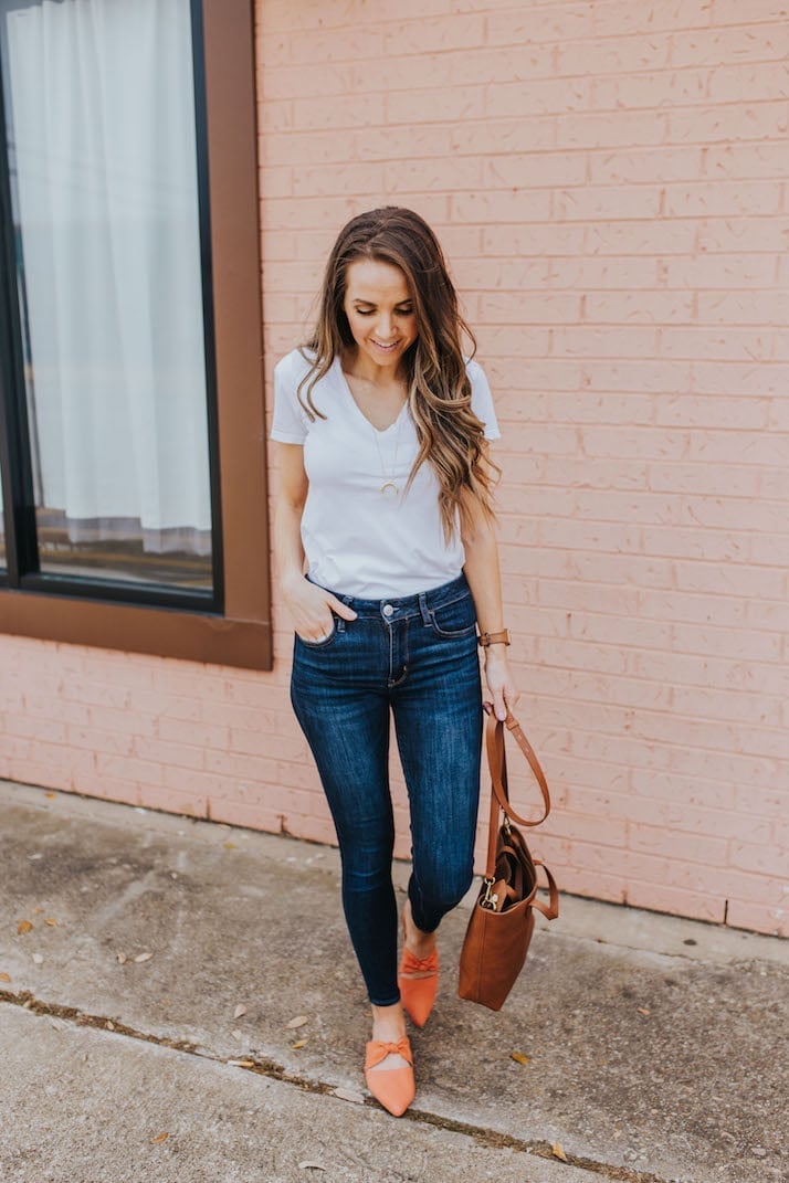 Dark Wash Skinny Jeans With Orange Flats — Cute Jeans Outfit Inspo