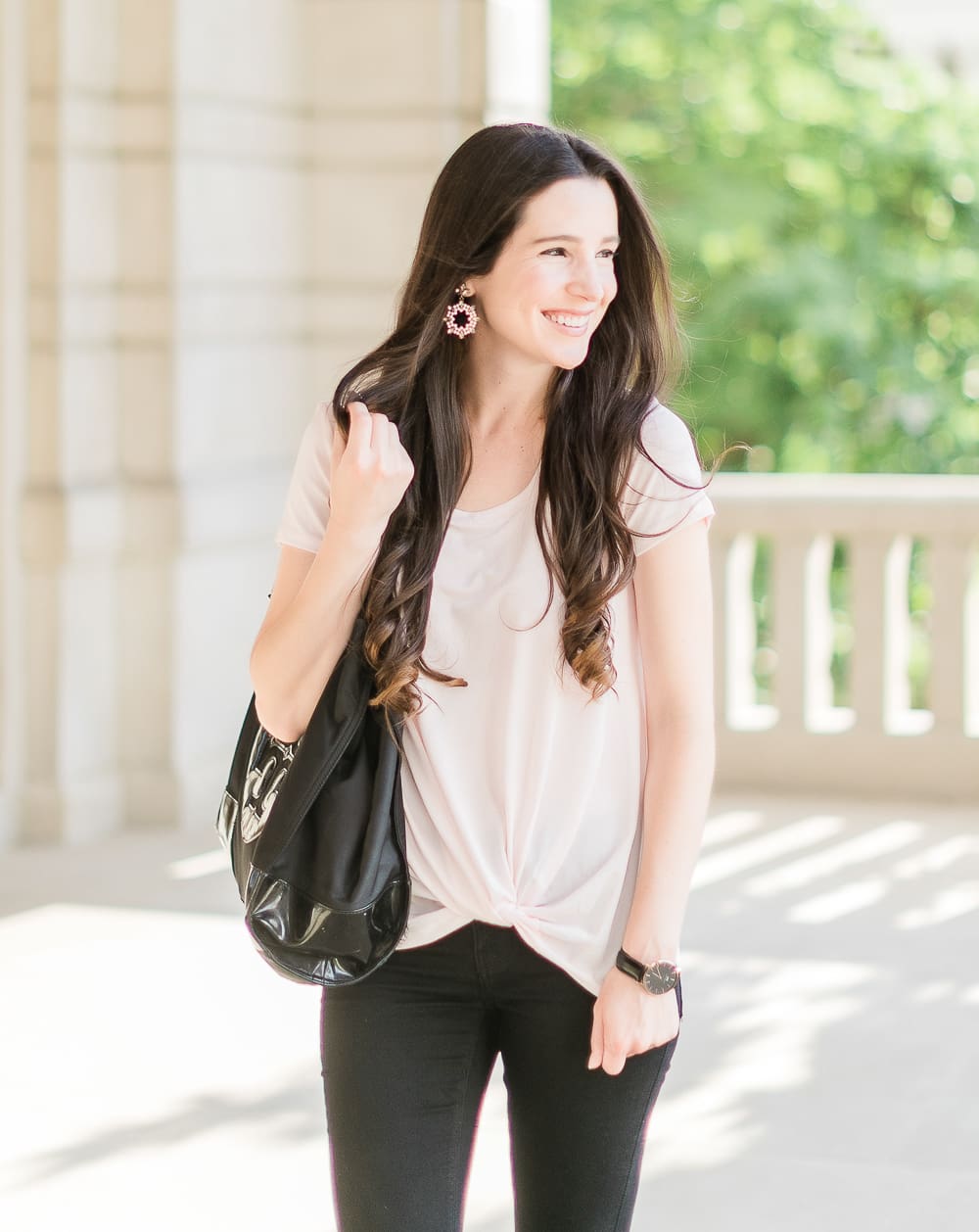 Knot Detail Tee With Skinny Jeans Knot Detail Tee With Skinny Jeans — Cute Outfit Inspo for School