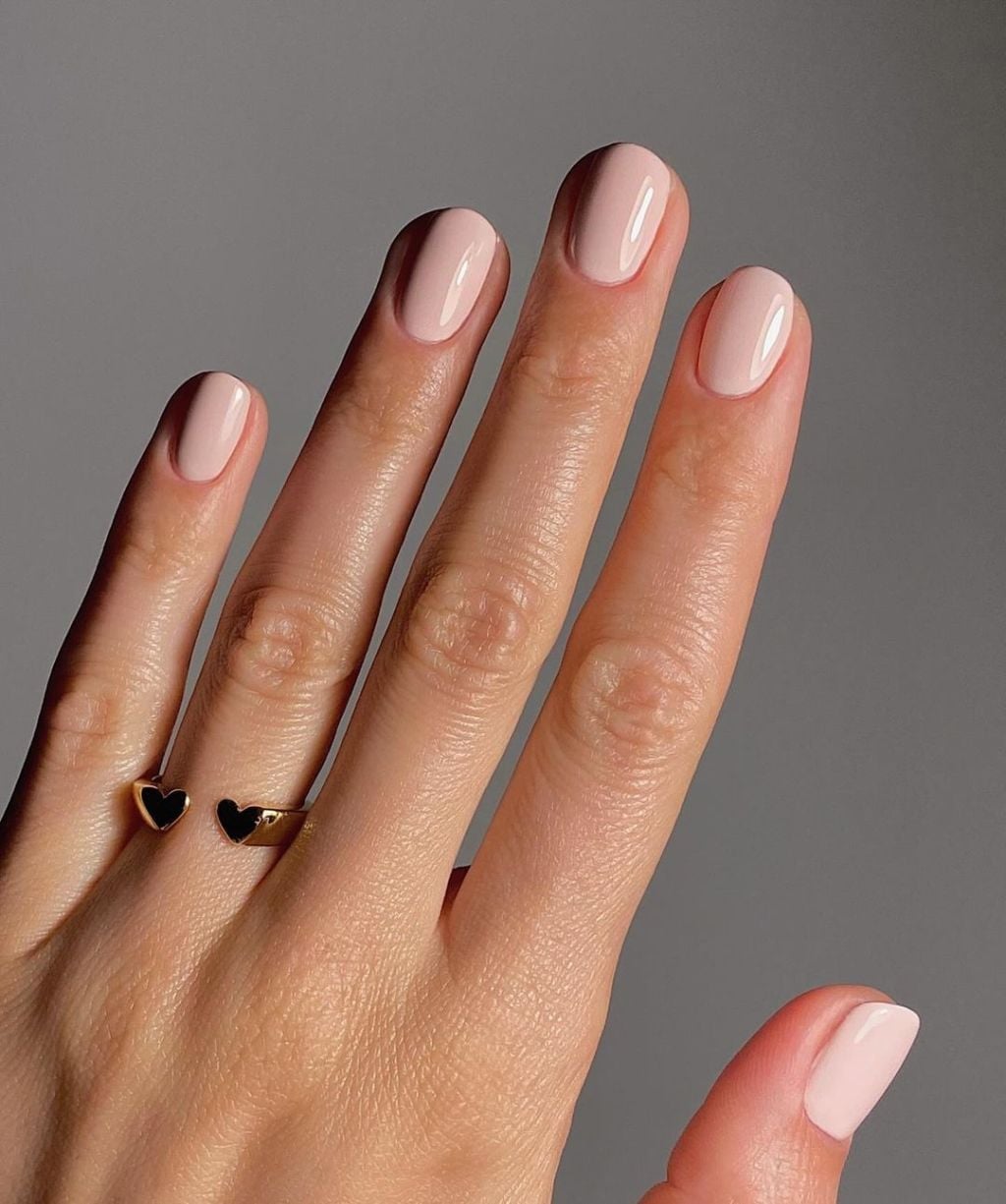 Sheer Milky Pink Glossy Short Oval Nails Sheer Milky Pink Glossy Short Oval Nails — Cute Short Round Nails