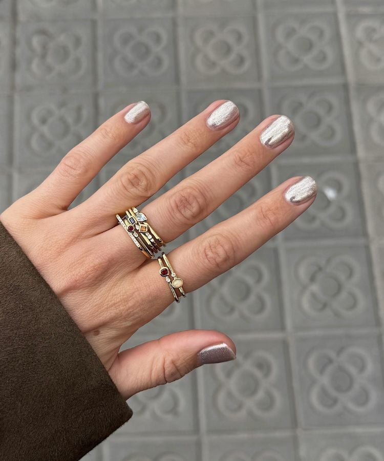 Pearlescent Shimmer Glossy Short Square Nails Pearlescent Shimmer Glossy Short Square Nails — Cute Short Round Nails