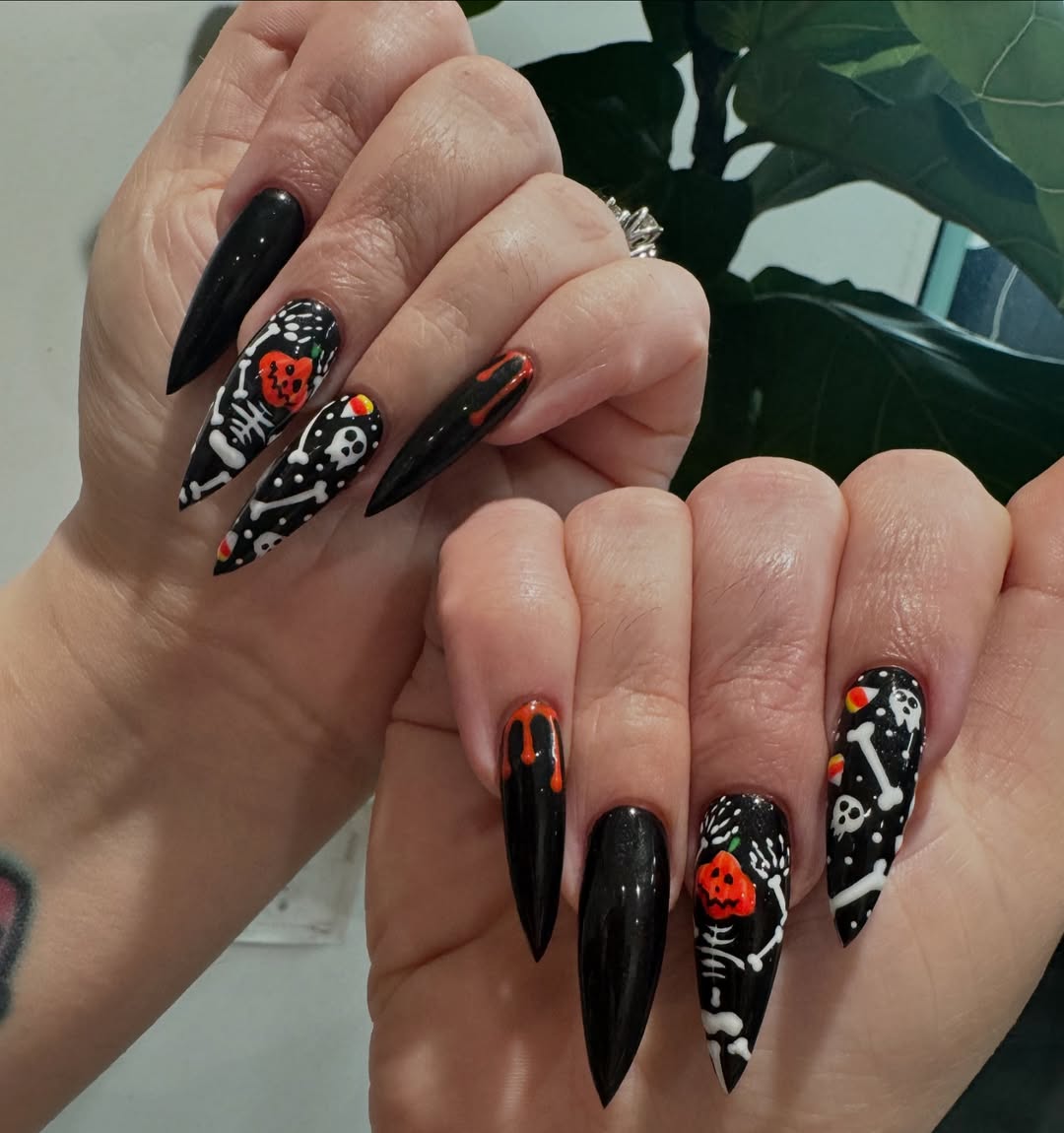 Long Stiletto Black Halloween Mix Nails Long Stiletto Black Halloween Mix Nails — Cute Skull Nails
