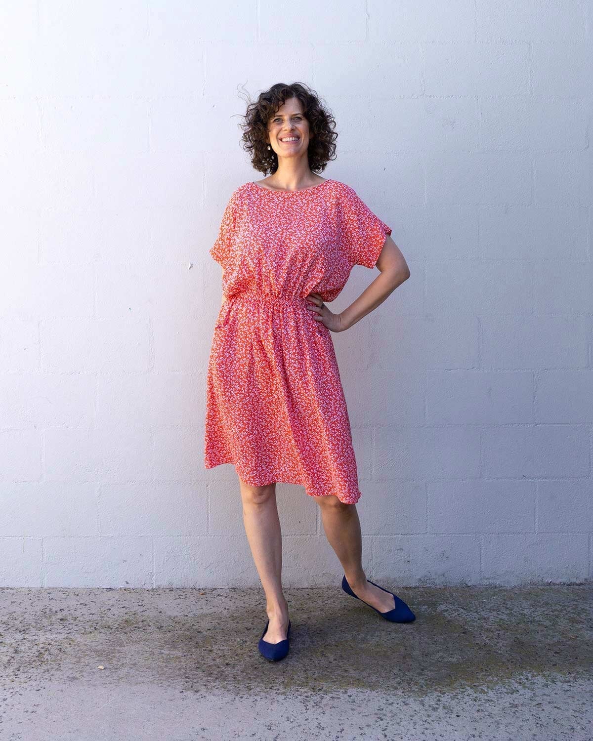 Red Floral Print Midi Dress with Gathered Waist Red Floral Print Midi Dress with Gathered Waist — DIY Dress Designs