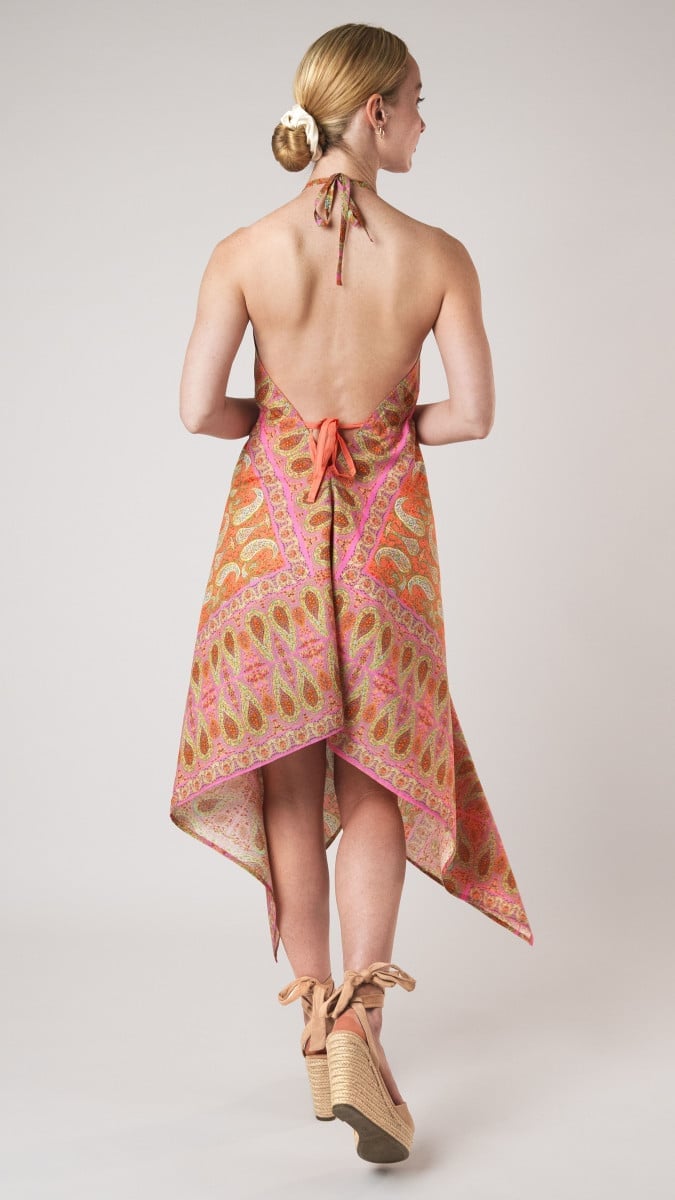 Paisley Print Halter Neck Handkerchief Dress Paisley Print Halter Neck Handkerchief Dress — DIY Dress Designs