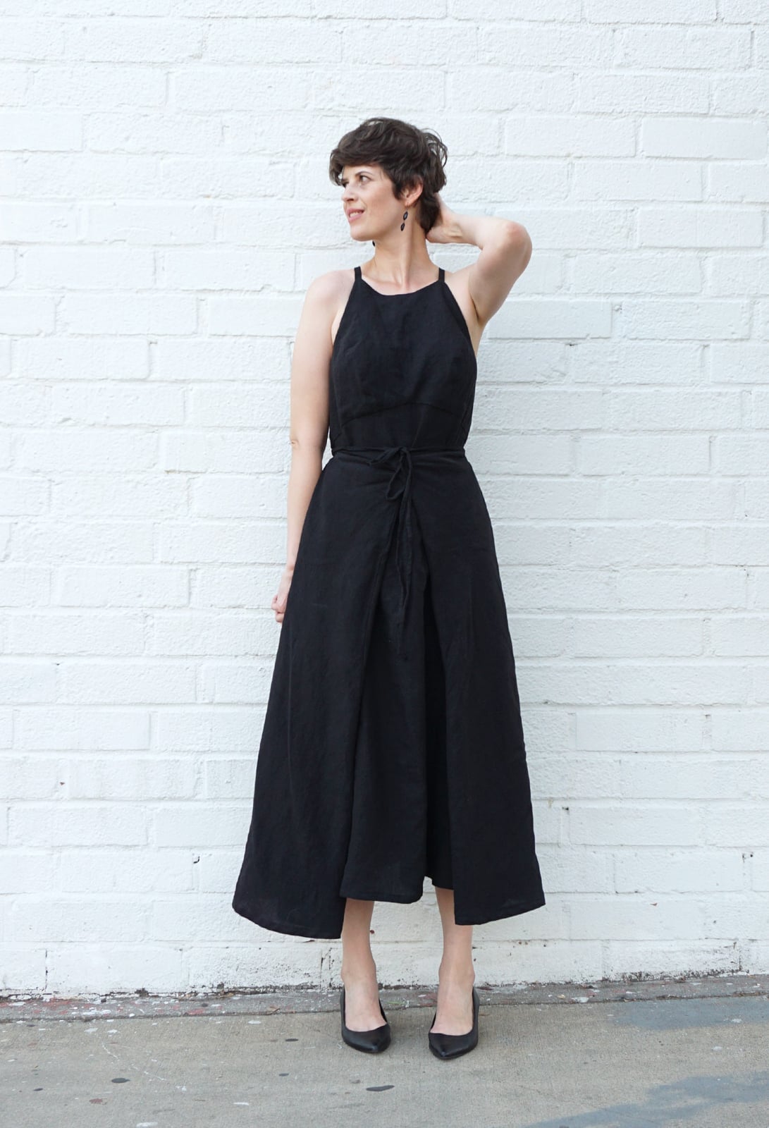 Black Linen Halter Neck A-Line Midi Dress Black Linen Halter Neck A-Line Midi Dress — DIY Dress Designs