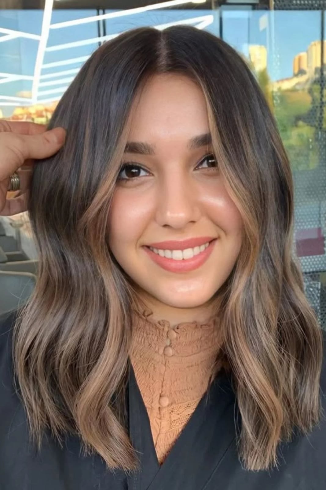 Collarbone Brunette With Caramel Balayage — Dye Hair Inspiration