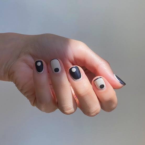 Short Square Black and White Minimalism Short Square Black and White Minimalism — Easy Nail Art Ideas