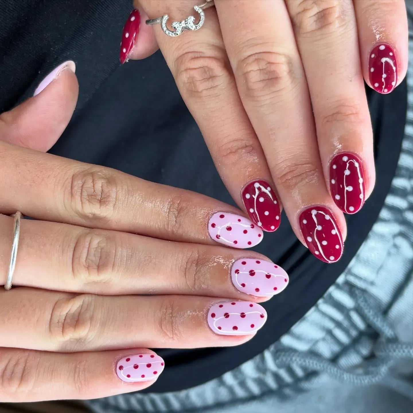 Short Oval Pink and Red White Polka Dots, Close-Up Take Short Oval Pink and Red White Polka Dots, Close-Up Take — Easy Nail Art Ideas