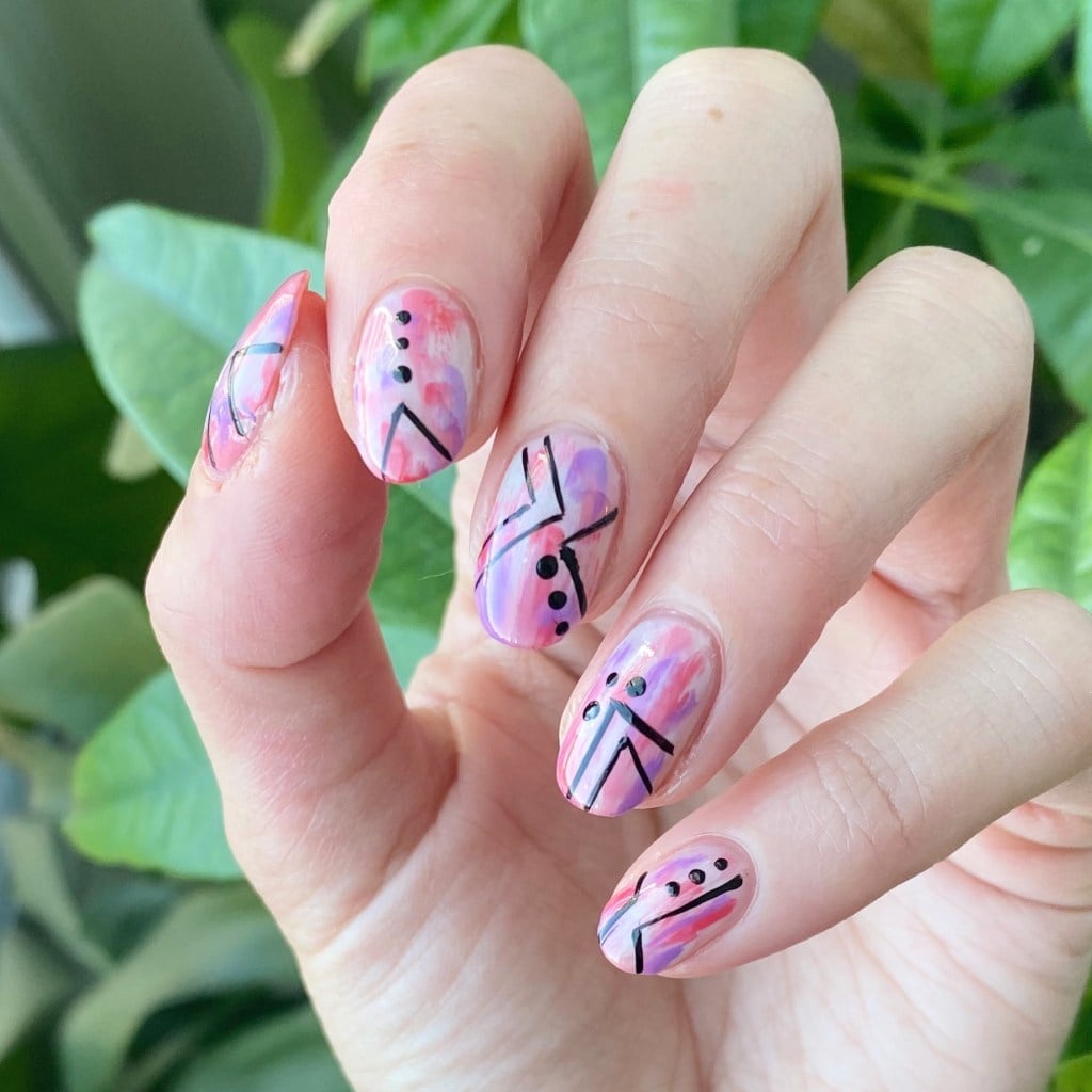 Medium Oval Watercolor Black Lines Dots Medium Oval Watercolor Black Lines Dots — Easy Nail Art Ideas
