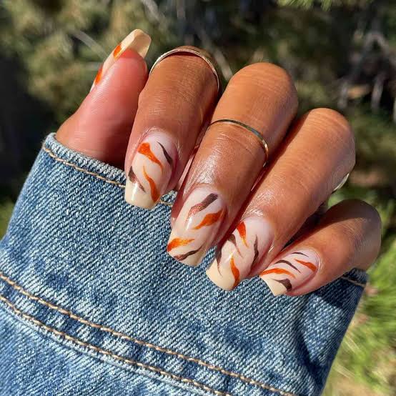 Medium Square Abstract Stripe Nails Medium Square Abstract Stripe Nails — Easy Nail Art Ideas