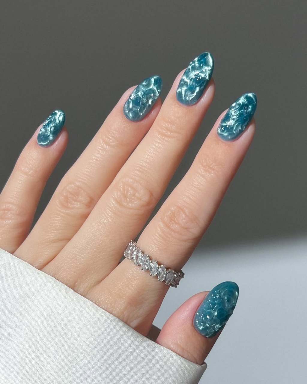 Deep Teal Shimmering Wave Medium Oval Nails Deep Teal Shimmering Wave Medium Oval Nails — Easy Wave Nails