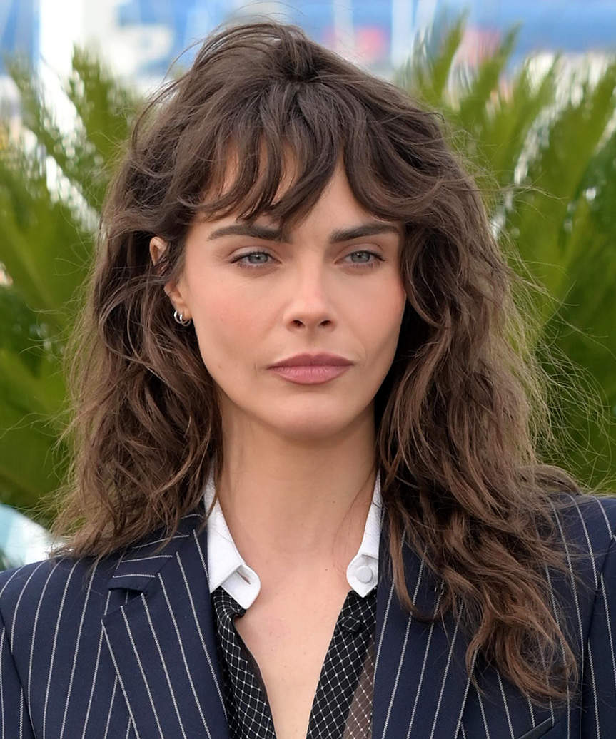 Shoulder Length Shag With Bangs Shoulder Length Shag With Bangs — Easy Ways to Style Curtain Bangs