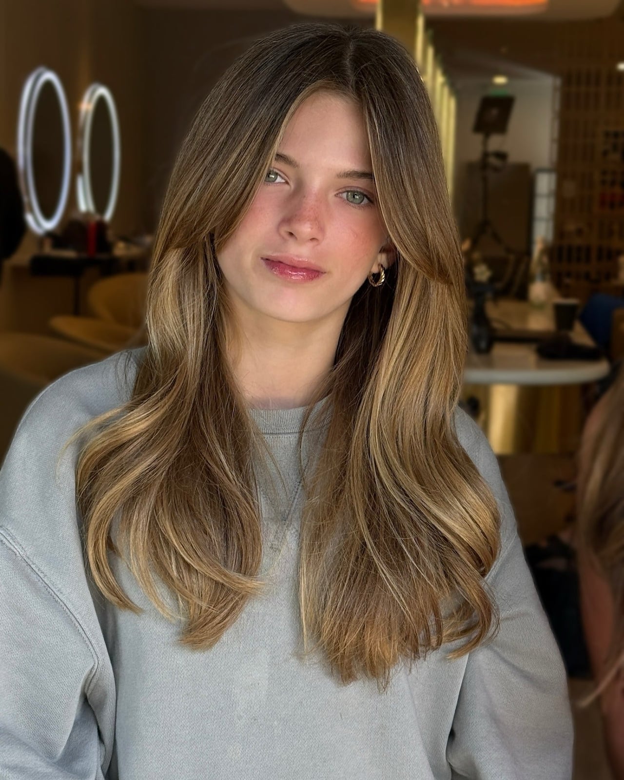 Medium Blonde Mid-Back Loose Waves Medium Blonde Mid-Back Loose Waves — Easy Ways to Style Curtain Bangs