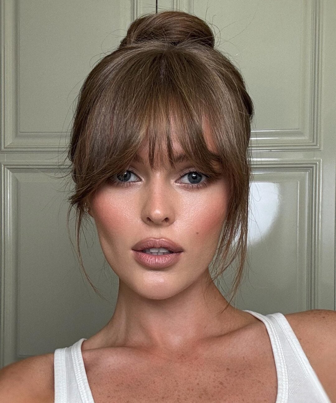 Dark Blonde Collarbone Blowout Dark Blonde Collarbone Blowout — Easy Ways to Style Curtain Bangs