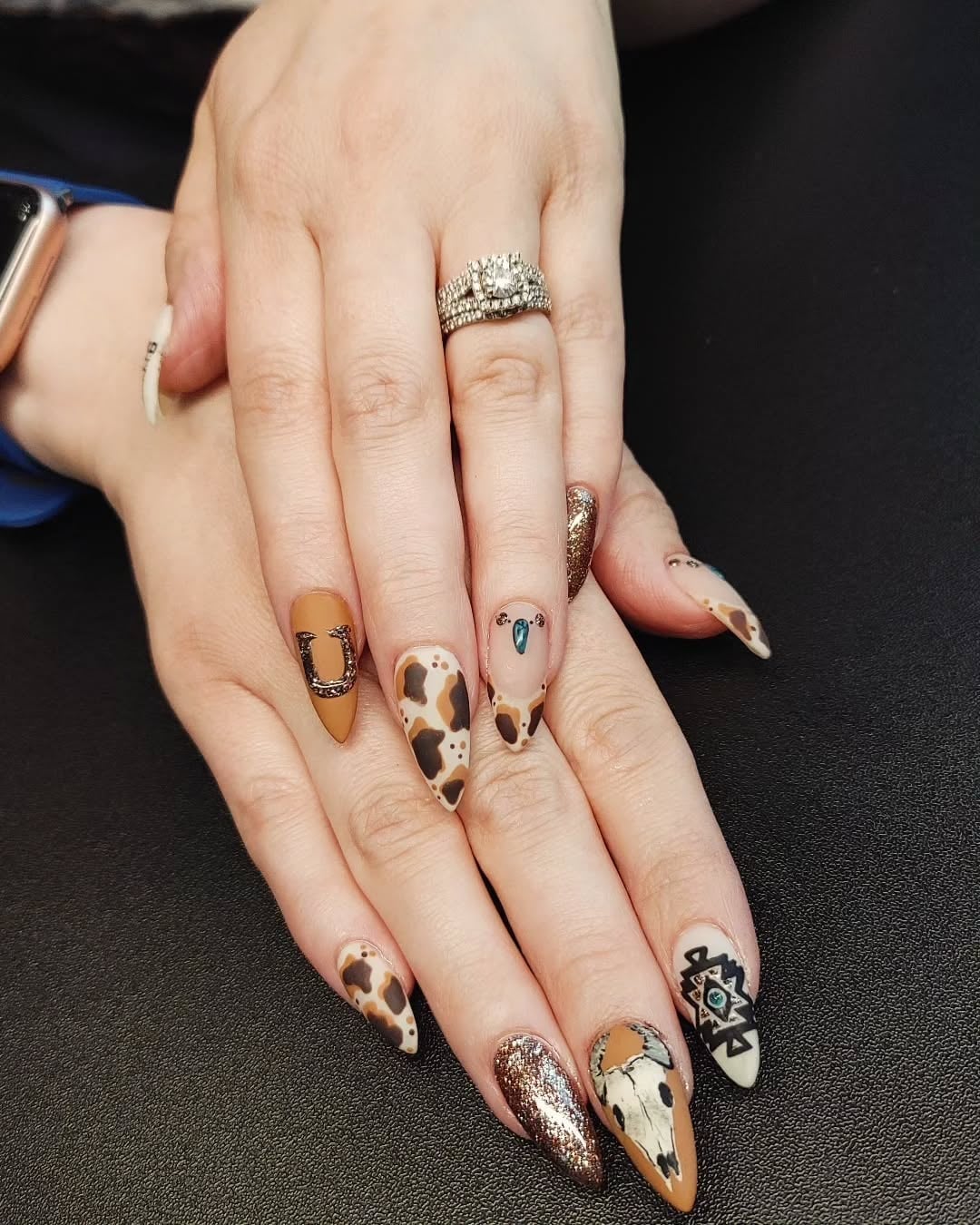 Medium Almond Western Theme With Skull — Easy Western Nails