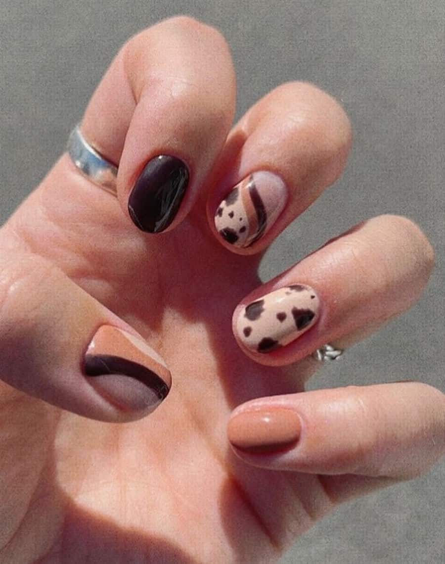 Short Oval Tan And Brown Abstract Nails — Easy Western Nails