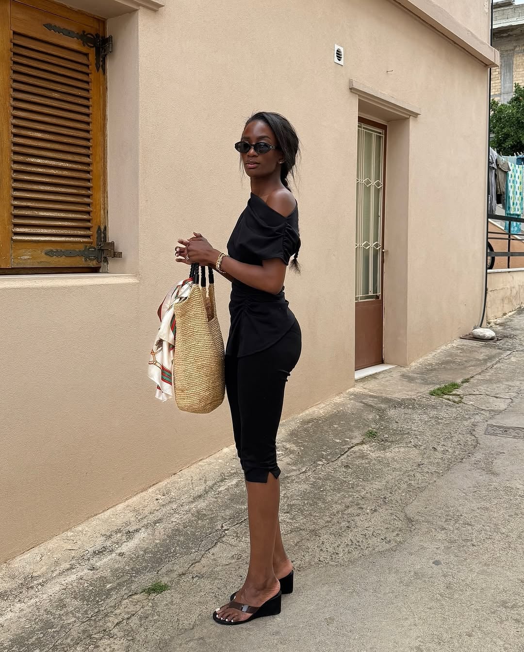 Black Capris with Off-The-Shoulder Top and Wedge Sandals Black Capris with Off-The-Shoulder Top and Wedge Sandals — Elegant Black Capri Pants Outfit