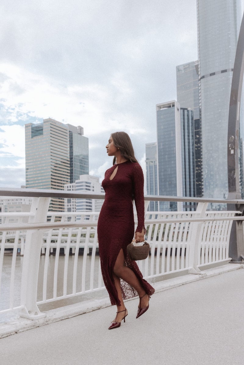 Burgundy Maxi Dress with Keyhole Neckline and Slit Burgundy Maxi Dress with Keyhole Neckline and Slit — Elegant Burgundy Dress Outfit