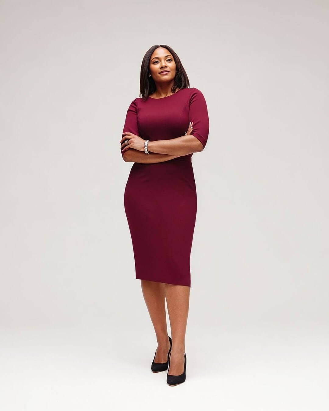Burgundy Midi Pencil Dress for Business Formal With Pointed Toe Heels Burgundy Midi Pencil Dress for Business Formal With Pointed Toe Heels — Elegant Burgundy Dress Outfit