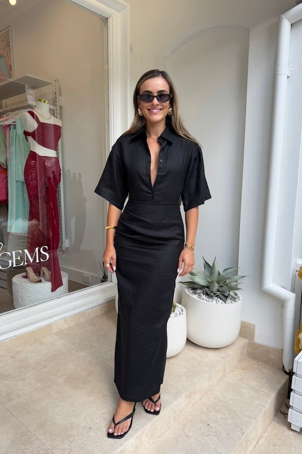 Black Linen Shirt Dress with Gold Accessories Black Linen Shirt Dress with Gold Accessories — Elegant Dark Outfits