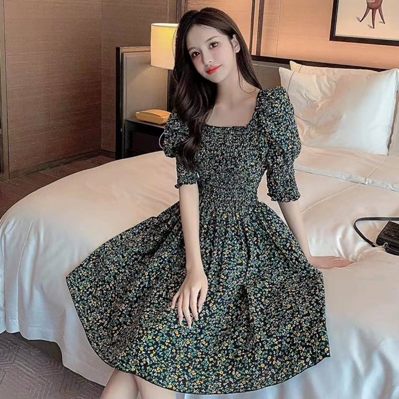 Black and White Sheath Dress With Contrasting Trim — Elegant Korean Outfits