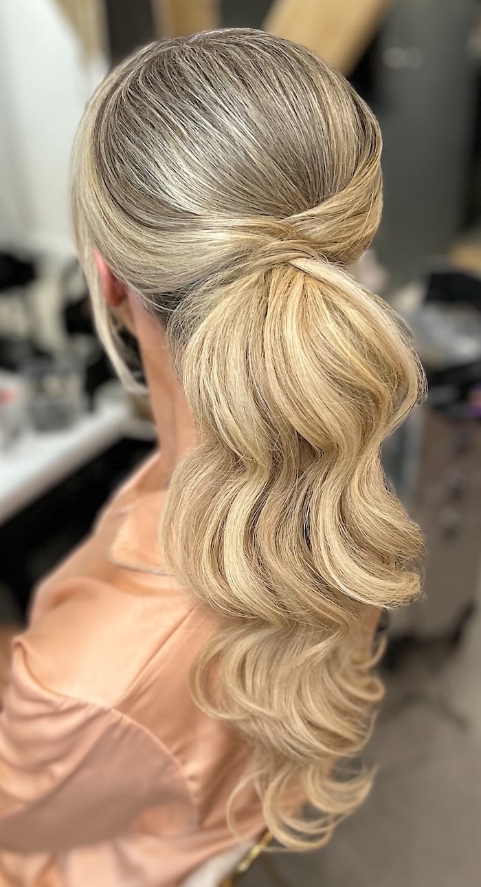 Platinum Blonde Collarbone Low Ponytail — Elegant Low Ponytail Hairstyles