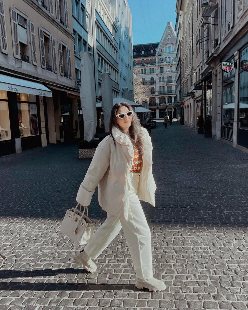 White Puffer Jacket with Wide-Leg Pants White Puffer Jacket with Wide-Leg Pants — Elegant White Jacket Outfit