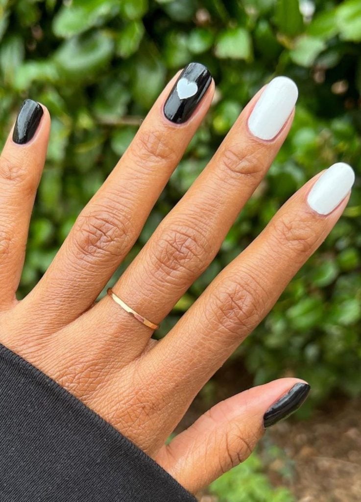 Short Oval Black and White Nails with Heart Accent Short Oval Black and White Nails with Heart Accent — Gel Nail Art Ideas