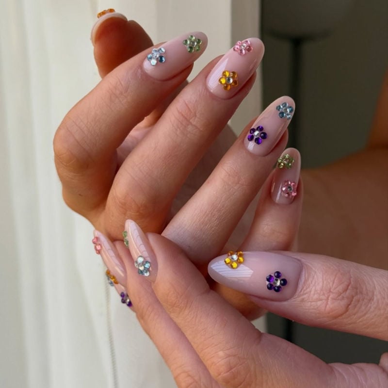 Short Square Nails with Wavy French Tips Short Square Nails with Wavy French Tips — Gel Nail Art Ideas