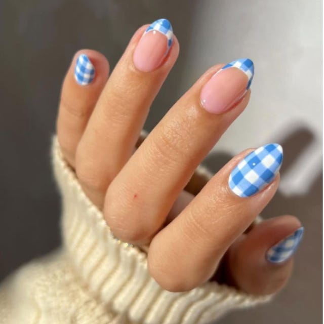 Medium Almond Nails with Blue and White Gingham French Tips Medium Almond Nails with Blue and White Gingham French Tips — Gel Nail Art Ideas