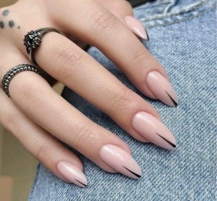 Long Stiletto Nails with Soft Pink and Black Cuticle Lines Long Stiletto Nails with Soft Pink and Black Cuticle Lines — Gel Nail Art Ideas