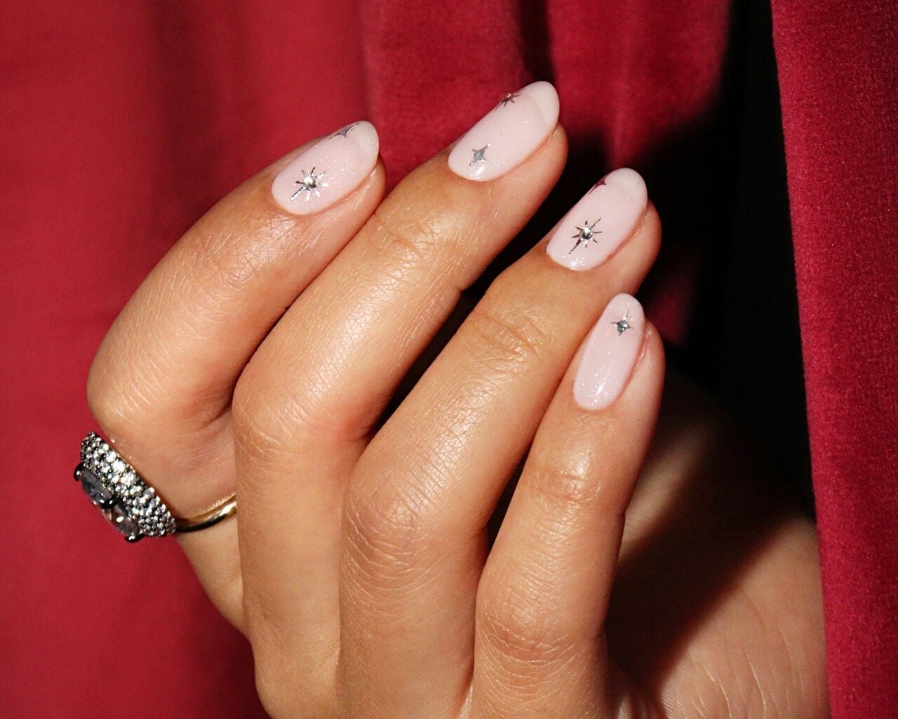 Sheer Pale Pink Medium Almond with Star Charms and Rhinestones Sheer Pale Pink Medium Almond with Star Charms and Rhinestones — Gel Nail Art Ideas