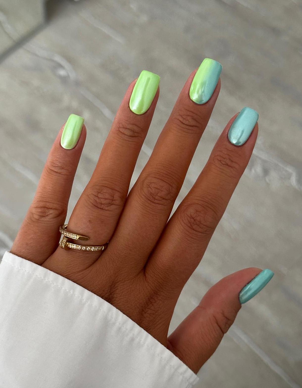 Lime Green to Light Blue Shimmer Short Square Lime Green to Light Blue Shimmer Short Square — Gradient Nail Ideas