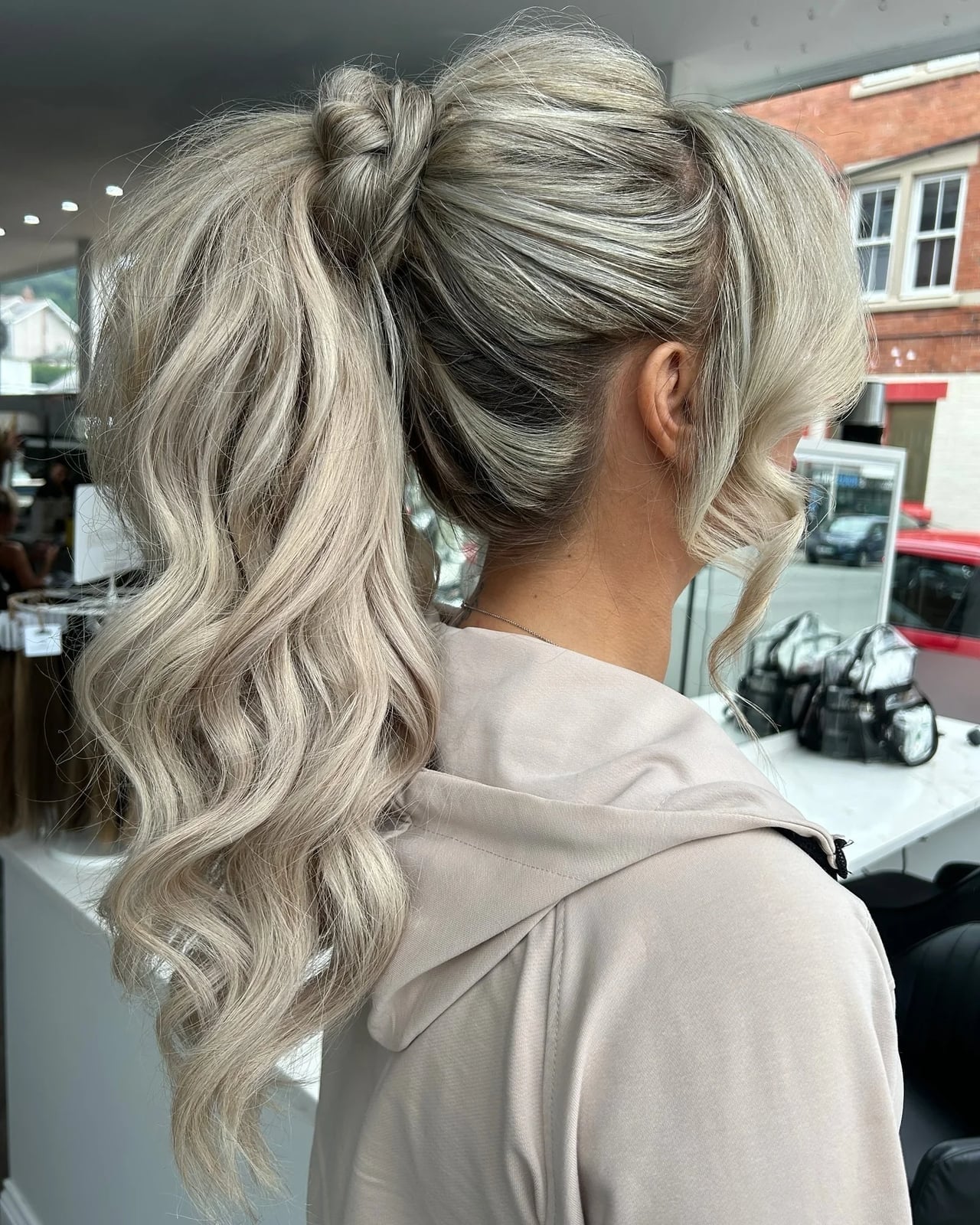 Collarbone Textured Ponytail Collarbone Textured Ponytail — Quick Weave Ponytail Ideas