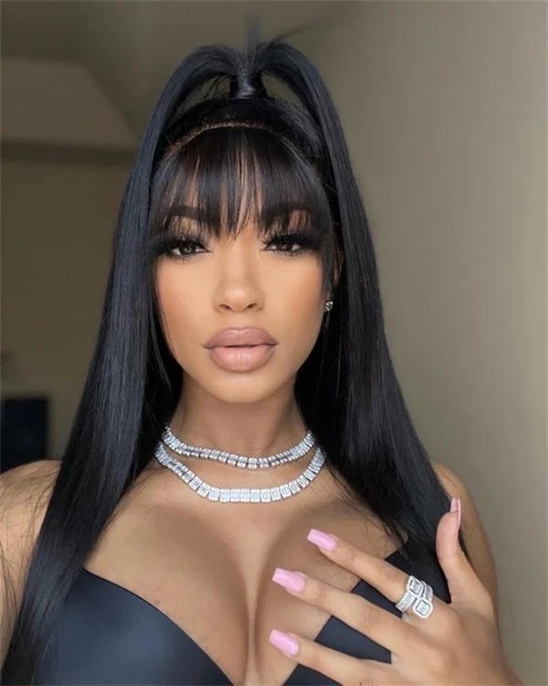 Mid-Back Ponytail With Blunt Fringe Mid-Back Ponytail With Blunt Fringe — Quick Weave Ponytail Ideas
