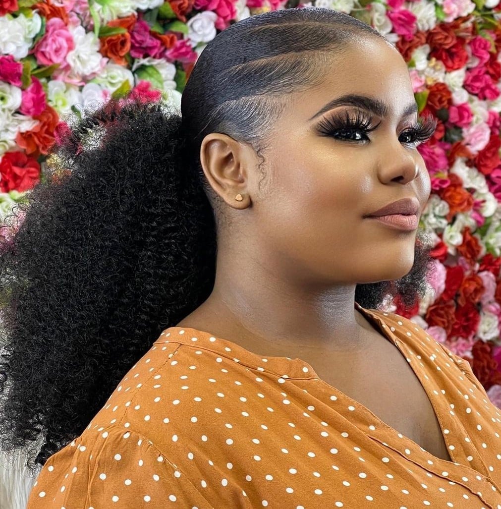 Front View Sleek Ponytail With Waves, Mid-Back Front View Sleek Ponytail With Waves, Mid-Back — Quick Weave Ponytail Ideas
